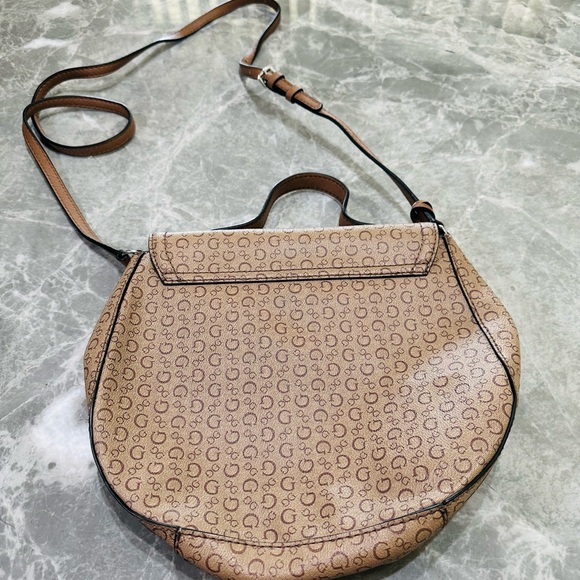 Guess Tan Top Handle Handbag Purse With Shoulder Crossbody Strap Bag Charm - Picture 4 of 5